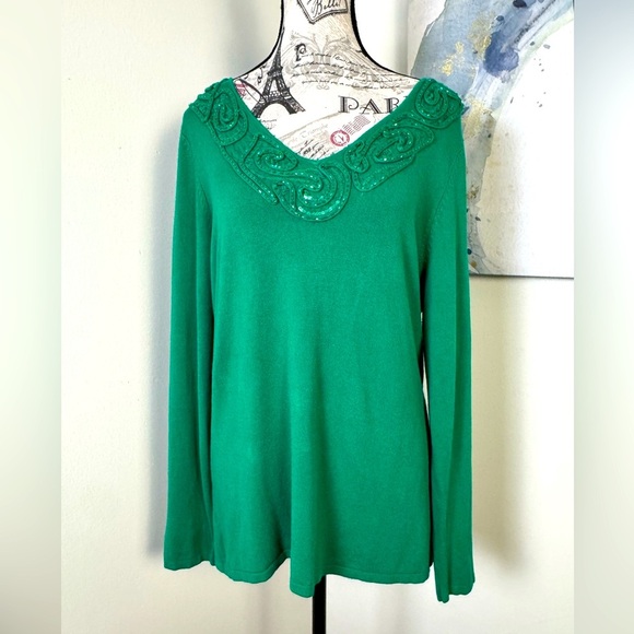 Reba Vibrant Green Sweater with Embroidery & beading at Neckline size Large - Picture 1 of 11